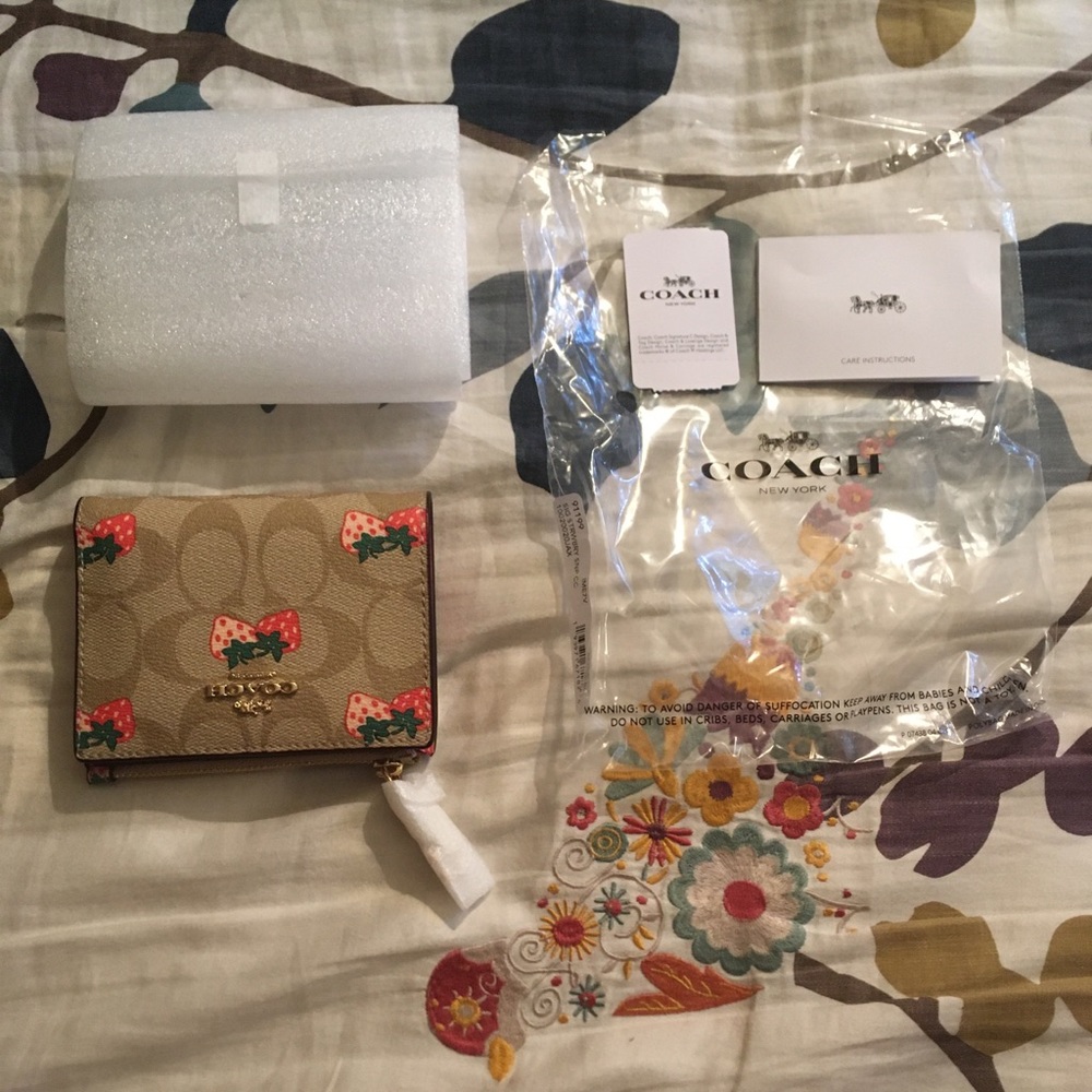 Coach Small Snap Wallet